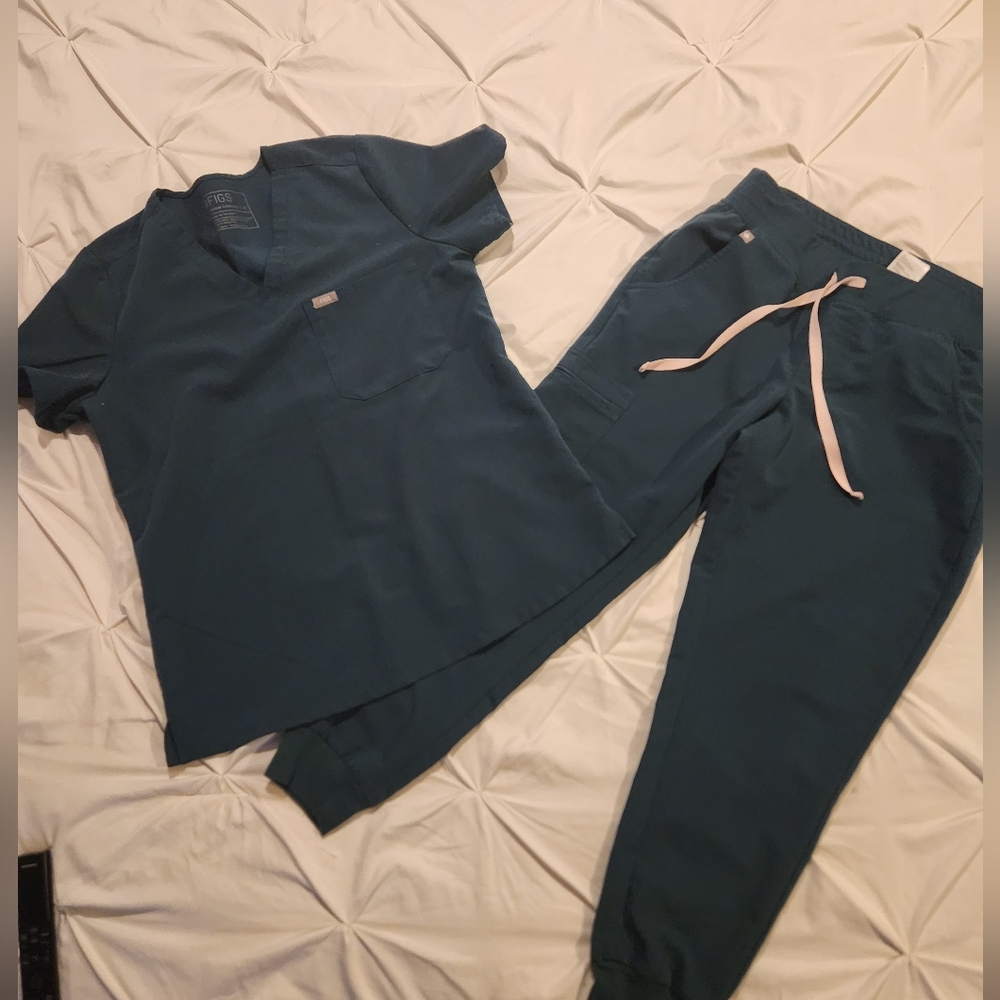 Figs Scrub Set- Scrub Top & Joggers